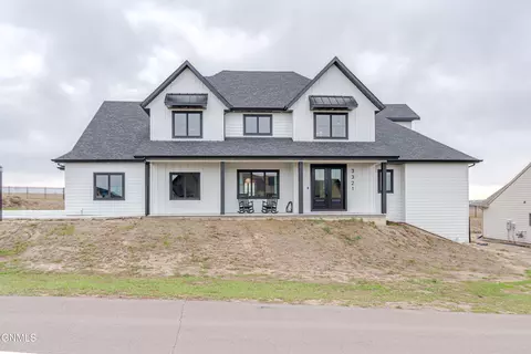 3321 Palmer Pl, Bismarck, ND 58503