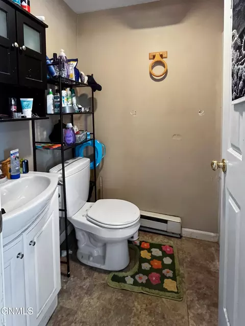 Bath - 1024 W Broadway, Williston, ND 58801 photo 1 of 1