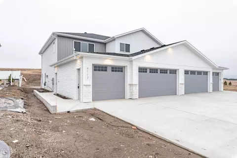 4113 Platinum St, Bismarck, ND 58503