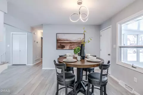 Dining - 604 11th St NW, Mandan, ND 58554 photo 3 of 3