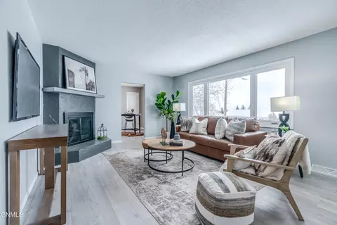 Living - 604 11th St NW, Mandan, ND 58554 photo 1 of 4
