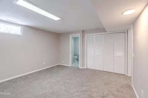 Bedroom - 604 11th St NW, Mandan, ND 58554 photo 6 of 9