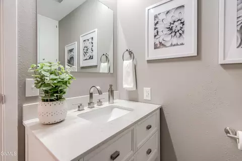 Bath - 604 11th St NW, Mandan, ND 58554 photo 3 of 12