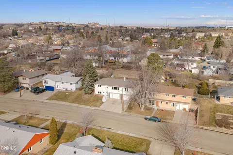 View/Area - 604 11th St NW, Mandan, ND 58554 photo 3 of 8