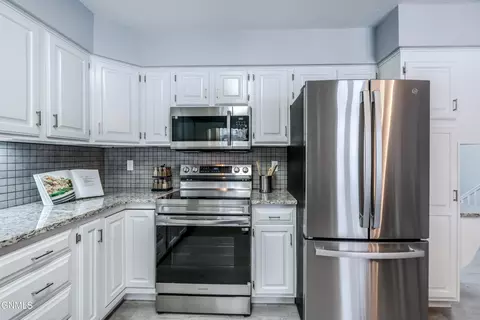 Kitchen - 604 11th St NW, Mandan, ND 58554 photo 5 of 5
