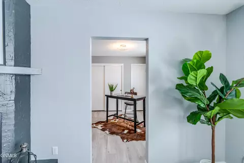 Entry Way - 604 11th St NW, Mandan, ND 58554 photo 1 of 5