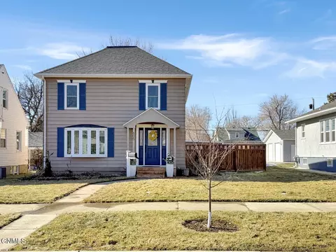 605 4th Ave E, Williston, ND 58801