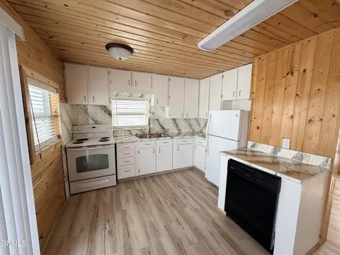 Kitchen - 8010 68th St NW, Stanley, ND 58784 photo 2 of 4