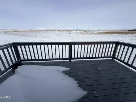 Exterior - 8010 68th St NW, Stanley, ND 58784 photo 1 of 2