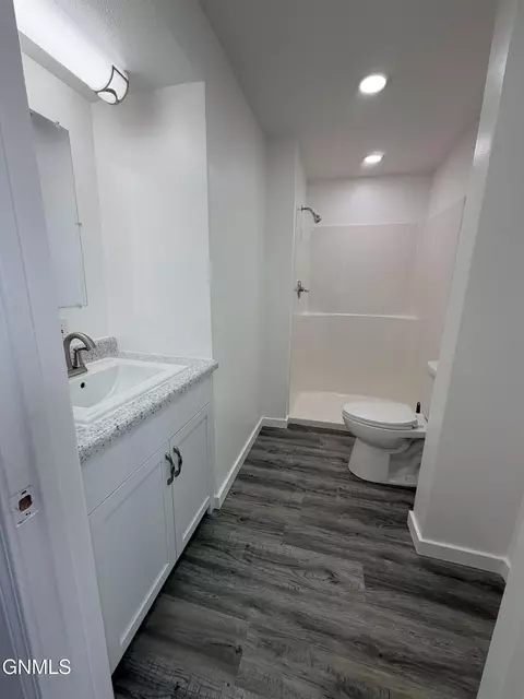 Bath - 8010 68th St NW, Stanley, ND 58784 photo 4 of 7