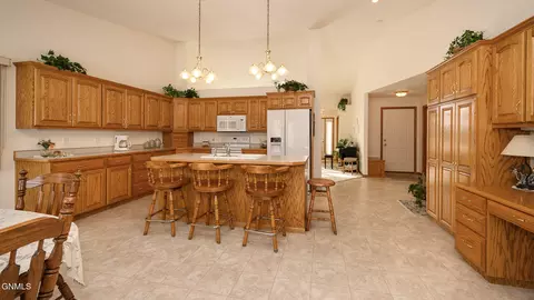 Kitchen - 756 W Interstate Ave W, Bismarck, ND 58503 photo 4 of 6