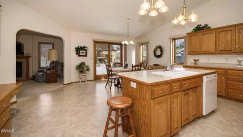 Kitchen - 756 W Interstate Ave W, Bismarck, ND 58503 photo 6 of 6