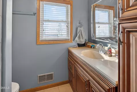 Bath - 315 West St, Ray, ND 58849 photo 1 of 5