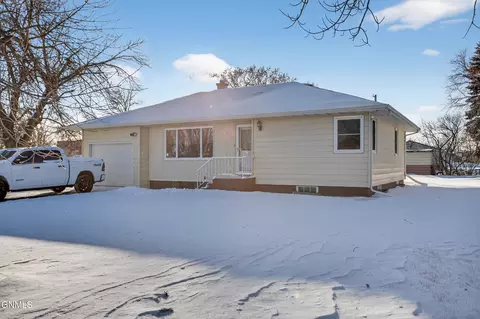 Exterior - 315 West St, Ray, ND 58849 photo 2 of 3