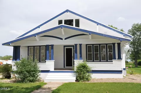 608 Main St, Columbus, ND 58727