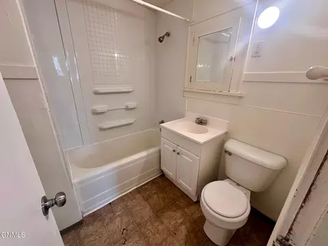 Bath - 314 E C Ave, Bismarck, ND 58501 photo 1 of 2