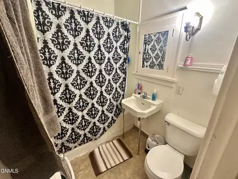 Bath - 314 E C Ave, Bismarck, ND 58501 photo 2 of 2