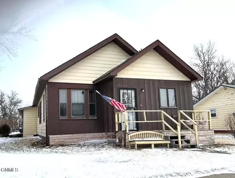 301 Main St, Wing, ND 58494