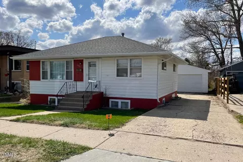 700 N 22nd St, Bismarck, ND 58501