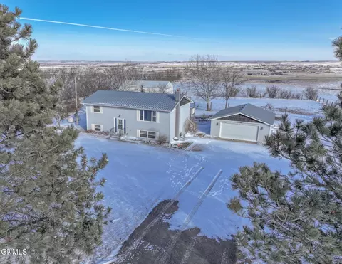 7010 3rd Ave E, Williston, ND 58801