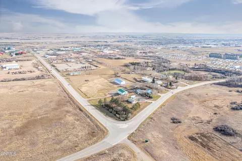 View/Area - 5704 16th Ave W, Williston, ND 58801 photo 3 of 13
