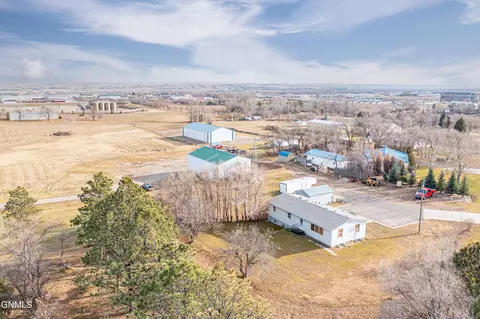 View/Area - 5704 16th Ave W, Williston, ND 58801 photo 2 of 13
