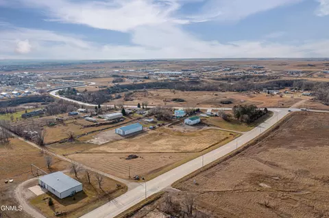 View/Area - 5704 16th Ave W, Williston, ND 58801 photo 5 of 13