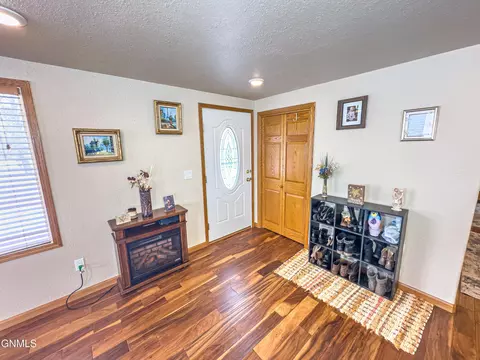 Entry Way - 5704 16th Ave W, Williston, ND 58801 photo 1 of 2