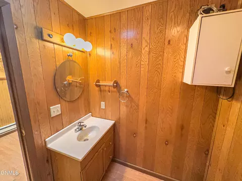 Bath - 5704 16th Ave W, Williston, ND 58801 photo 7 of 7