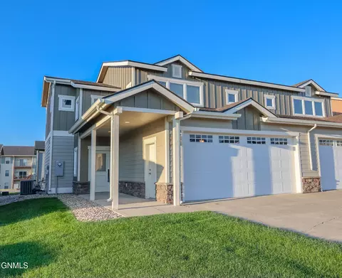 2807 28th St W, Williston, ND 58801