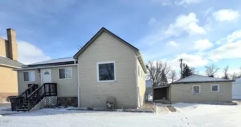 307 5th Ave, Edgeley, ND 58433