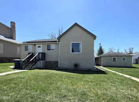 307 5th Ave, Edgeley, ND 58433