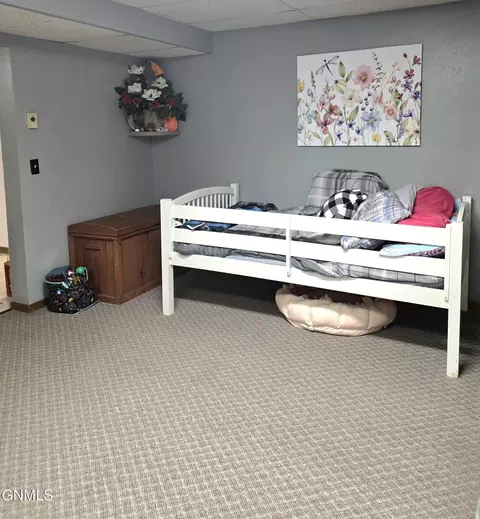 Bedroom - 307 5th Ave, Edgeley, ND 58433 photo 11 of 12