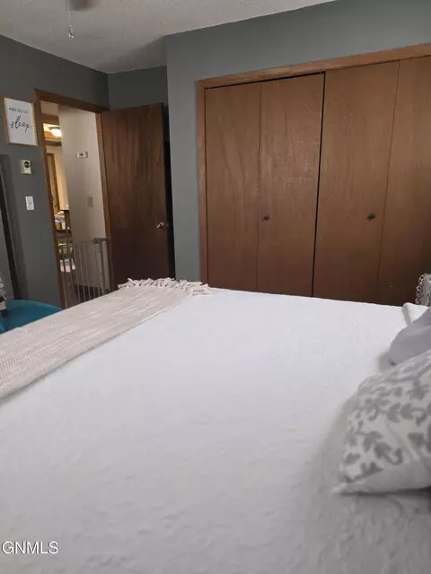 Bedroom - 307 5th Ave, Edgeley, ND 58433 photo 4 of 12