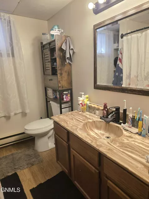 Bath - 307 5th Ave, Edgeley, ND 58433 photo 3 of 3