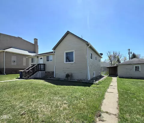 Exterior - 307 5th Ave, Edgeley, ND 58433 photo 5 of 5