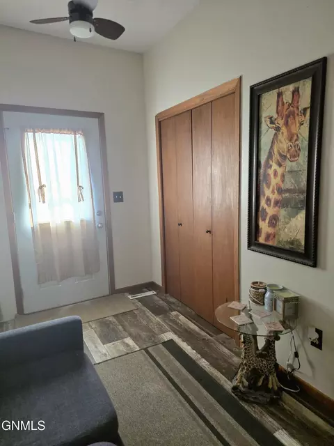 Entry Way - 307 5th Ave, Edgeley, ND 58433 photo 1 of 2