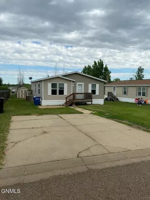 217 G St, Dickinson, ND 58601