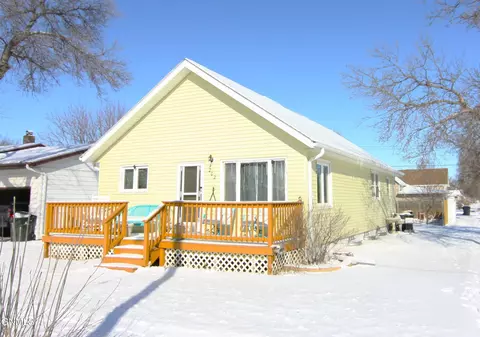 202 Main St W, Hazen, ND 58545