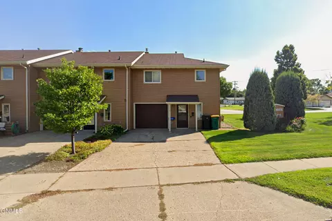 219 Denver Ave W, Bismarck, ND 58504