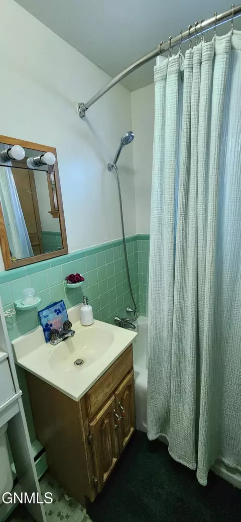 Bath - 1422 E Ave E, Bismarck, ND 58501 photo 3 of 3