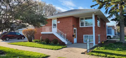 1422 E Ave E, Bismarck, ND 58501