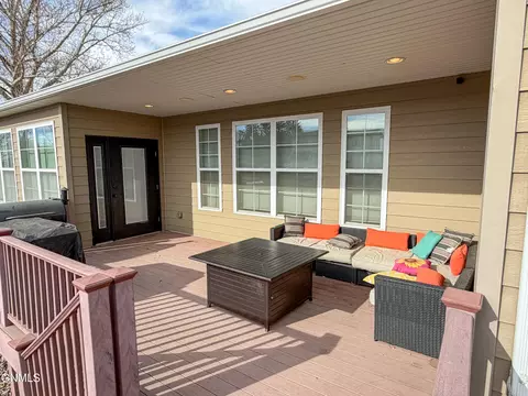 Exterior - 648 13th St E, Dickinson, ND 58601 photo 5 of 10