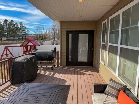 Exterior - 648 13th St E, Dickinson, ND 58601 photo 7 of 10