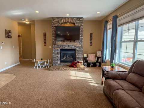 Living - 648 13th St E, Dickinson, ND 58601 photo 3 of 5