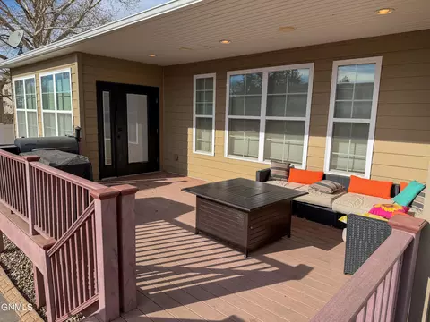 Exterior - 648 13th St E, Dickinson, ND 58601 photo 10 of 10