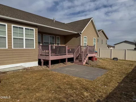 Exterior - 648 13th St E, Dickinson, ND 58601 photo 8 of 10