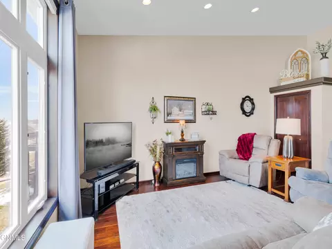 1739 Calgary Loop, Bismarck, ND 58503 photo 7