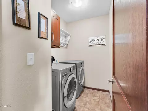 1739 Calgary Loop, Bismarck, ND 58503 photo 22