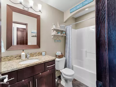 1739 Calgary Loop, Bismarck, ND 58503 photo 20